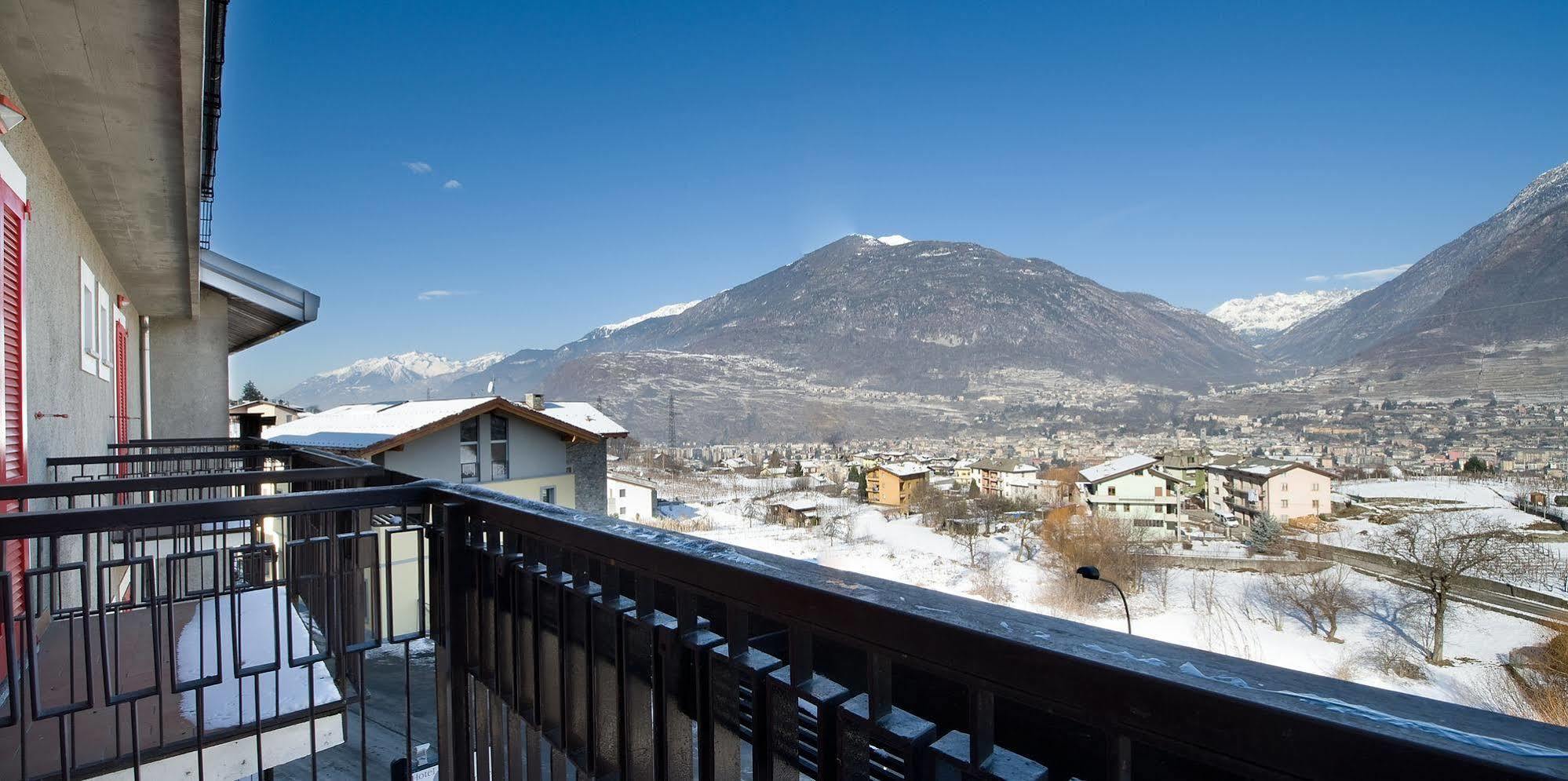 Hotel Campelli Sondrio Exterior photo